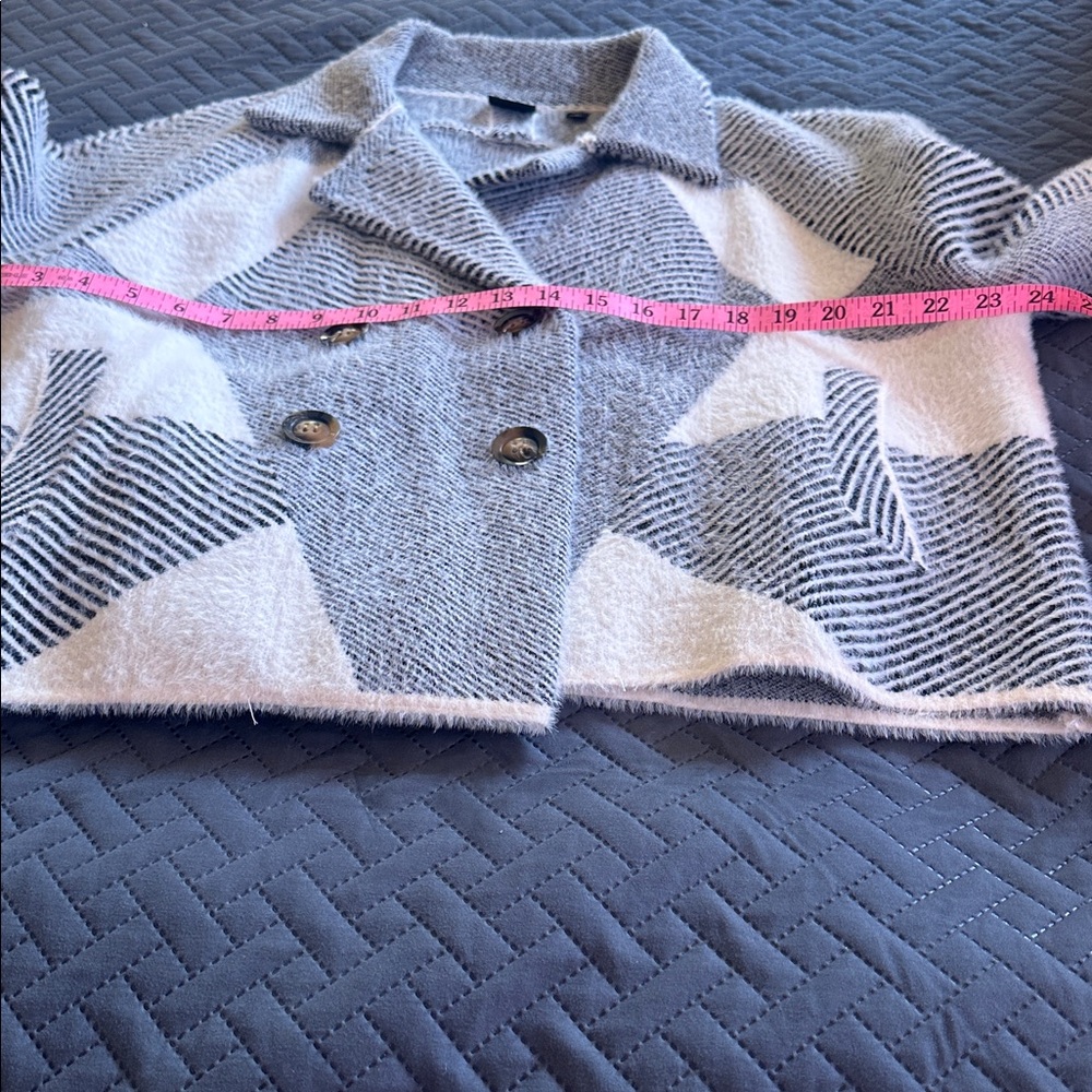 Cyrus Double-Breasted Geometric Pea Coat - Gray & White - Picture 9 of 10